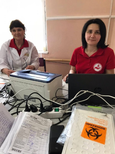 Рекордні 100 донацій за день: у Теребовлі зібрали 45 літрів крові для потреб ЗСУ (фото)