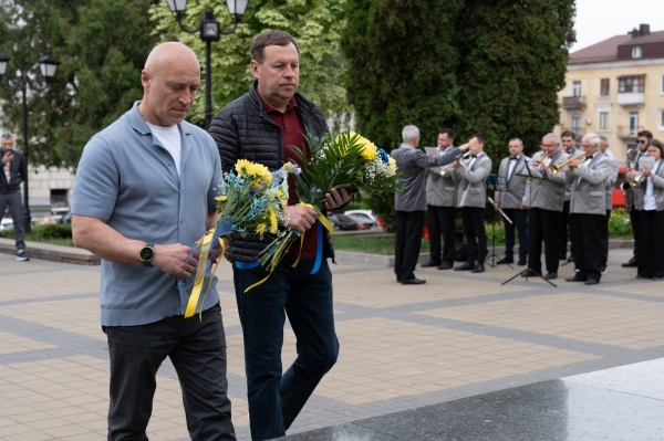 У Тернополі вшанували 165-ту річницю перепоховання Тараса Шевченка (фото)