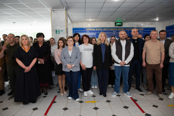 У ЗУНУ до Дня Героїв провели патріотичну акцію та відкрили виставку «Горизонти надії» (фото)