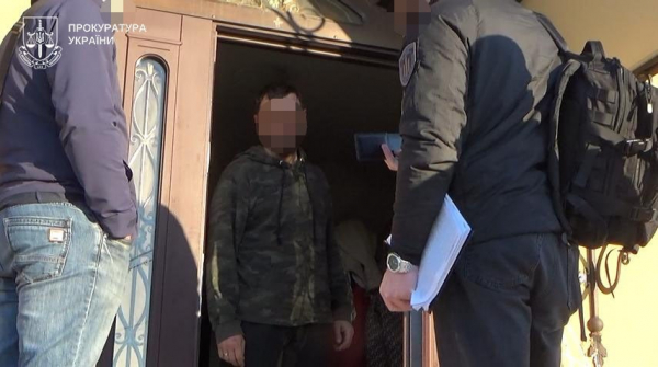 Землі оборонного підприємства вартістю майже 16 млн грн оформляли на приватні структури: на Тернопільщині викрито посадовця міської ради (фото)