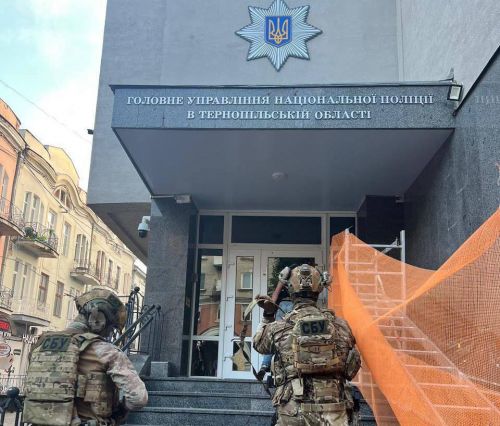 У поліції на Тернопільщині проходять обшуки (фото)
