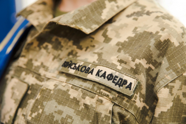У ЗУНУ до Дня Героїв провели патріотичну акцію та відкрили виставку «Горизонти надії» (фото)
