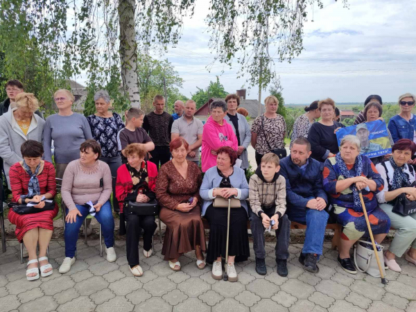 У Великих Дедеркалах відкрили Алею Надії для родин полонених і зниклих безвісти захисників (фото)