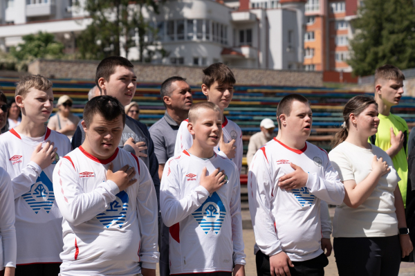 Спорт без бар’єрів: у Тернополі провели чемпіонат з легкоатлетичного кросу (фото)