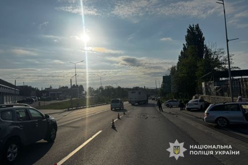 Зіткнулися "Мерседес" та "Ауді": у Тернополі на Об'їзній в аварії постраждали четверо осіб (фото)