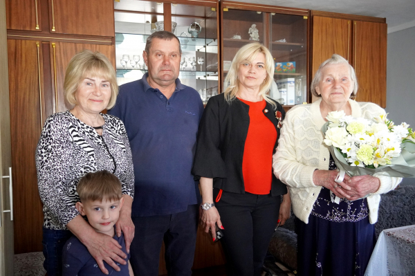 Жителька села Соборне на Тернопільщині Любов Яциковська відзначила 90-річний ювілей (фото)