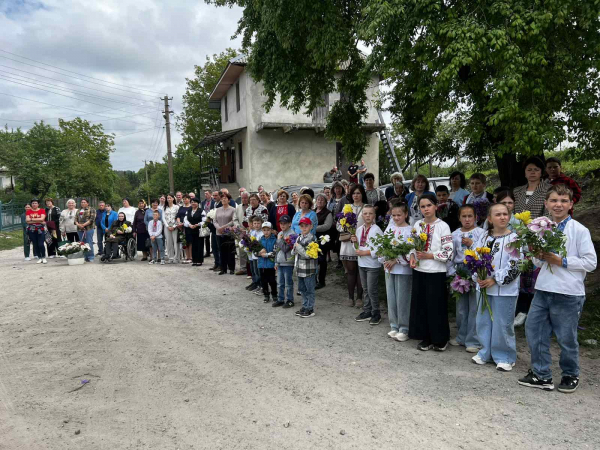 У селі на Шумщині відкрили символічну алею пам'яті загиблих воїнів (фото)
