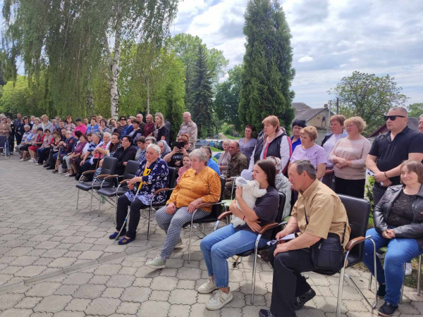 У Великих Дедеркалах відкрили Алею Надії для родин полонених і зниклих безвісти захисників (фото)