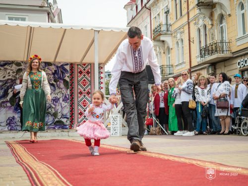 У Тернополі проведуть фестиваль «Вишиванка – код нації» з дефіле та оркестром