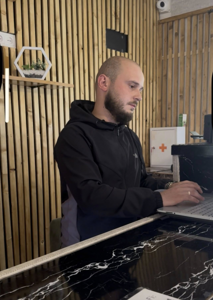 21 дитина захворіла: школярі з Тернополя масово отруїлися під час відпочинку в елітному готелі Буковелю (фото)