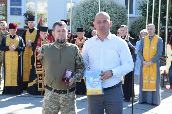 Після понад року російського полону до Чорткова повернувся військовий Михайло Медведик (фото)