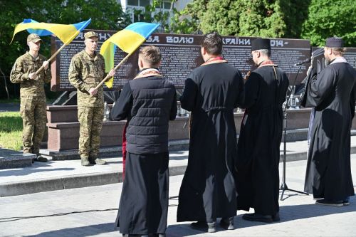 У Тернополі вшанували пам’ять загиблих героїв панахидою «Світло молитви в темряві війни» (фото)