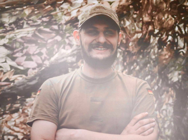 Фотовиставка «Війна в обличчях», присвячена українським захисникам, діє у Тернопільській облраді (фото)