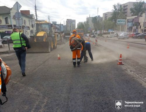 Сьогодні у Тернополі перекриють рух транспорту на вулиці Торговиця