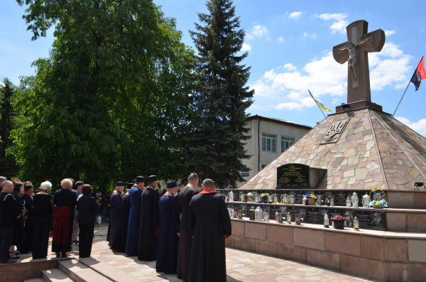 Меморіальні знаки полеглим Героям відкрили у Білобожницькій громаді (ФОТО)