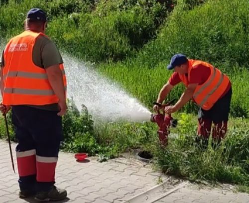 У Тернополі на «Східному» та «Канаді» промиватимуть водопровідні мережі