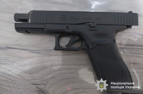 Бійка між тернополянами та іноземцями: у центрі міста пролунав постріл