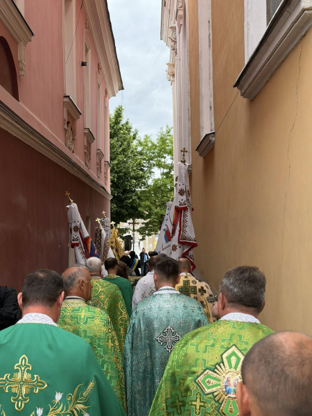 Більше 4 століть першої згадки про церкву: у Бережанах з нагоди свята зібралися 22 священники УГКЦ (фото)