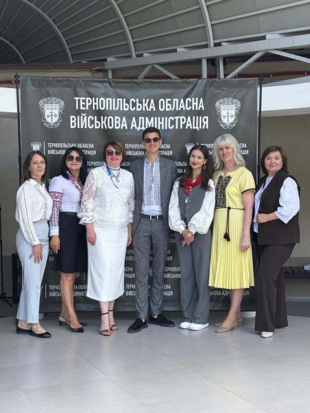 Найкращих школярів Тернопільщини відзначили обласними нагородами (фото)