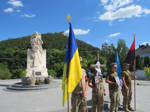На Кременеччині зустріли воїна, який загинув у 2024 році на Запорізькому напрямку (фото)