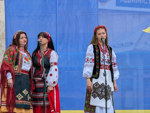 У Підволочиську відбувся благодійний фестиваль Зеленого борщу на підтримку ЗСУ (фото)