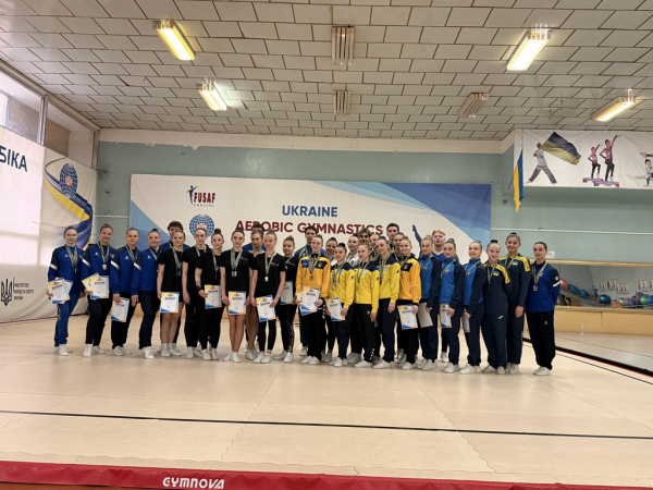 Тернопільські спортсменки здобули «срібло» на чемпіонаті України зі спортивної аеробіки (фото)