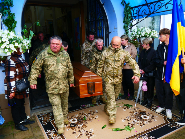 У Товстому попрощалися із загиблим захисником Арвідсом Любасюком (фото)