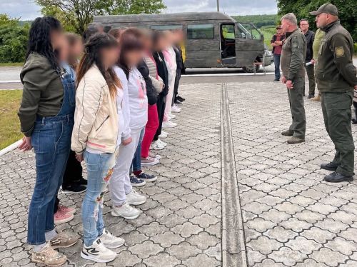 Зі Збаразької виправної колонії — у військо: 22 жінок підписали контракти із ЗСУ