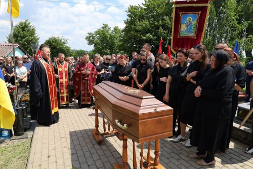 У Петрикові попрощалися із захисником Сергієм Оліярчуком (фото)