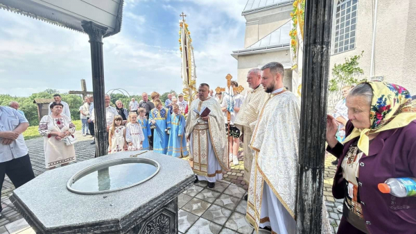 Церкві понад 420 років: на Зборівщині відбулося унікальне богослужіння (ФОТО)