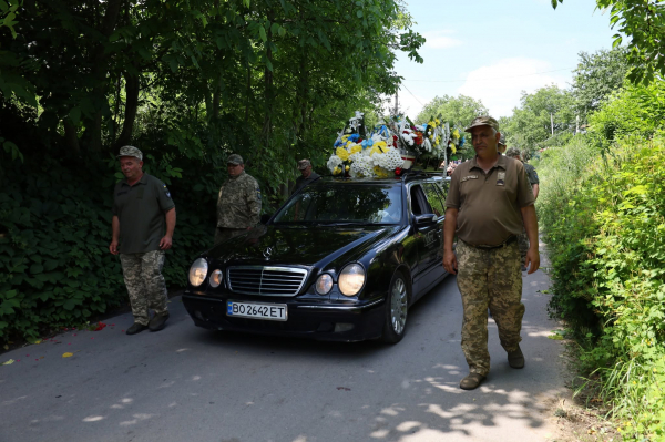 У Петрикові попрощалися із захисником Сергієм Оліярчуком (фото)