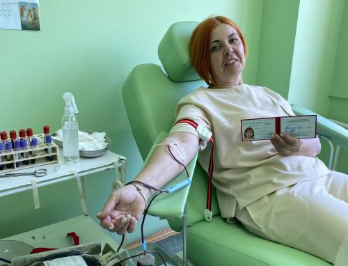 Почесна донорка Галина Крок здійснила 50-ту донацію крові у Чорткові (фото)