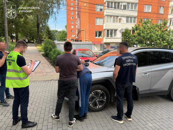 У Тернополі затримали чоловіка, який обіцяв переправити військовозобов’язаного до Молдови (фото)