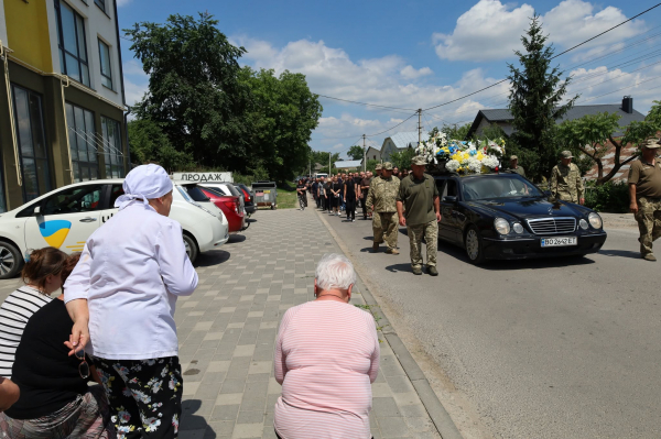 У Петрикові попрощалися із захисником Сергієм Оліярчуком (фото)