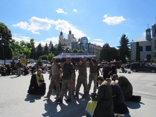 На Кременеччині зустріли воїна, який загинув у 2024 році на Запорізькому напрямку (фото)