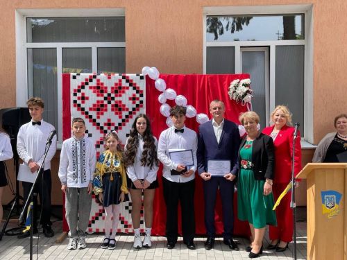 Грошовими преміями відзначили кращих учнів та вчителів Білобожницької громади (ФОТО)