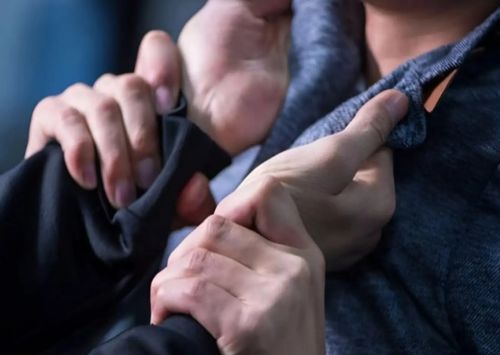Бив до втрати свідомості: застілля закінчилось криміналом на Бережанщині