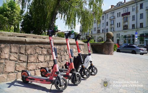 За два місяці тернопільські поліцейські виявили 35 нетверезих водіїв електросамокатів (фото, відео)