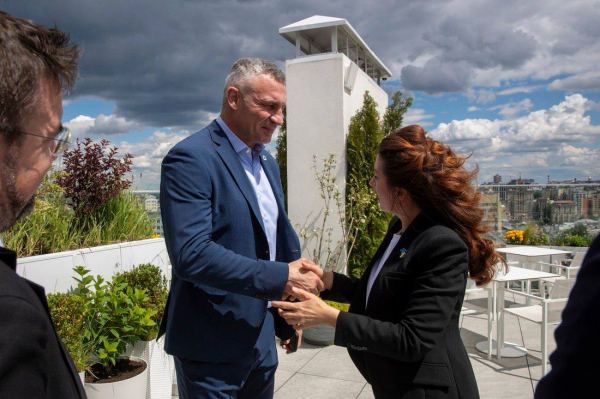 Віталій Кличко зустрівся з Президенткою Європейського комітету регіонів Катою Тютто, яка прибула до Києва (фото)