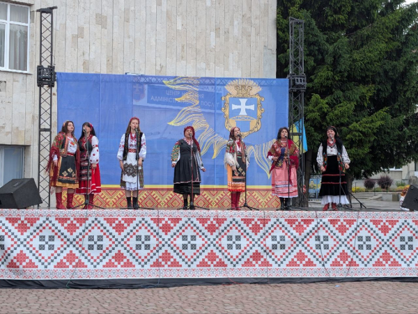 У Підволочиську відбувся благодійний фестиваль Зеленого борщу на підтримку ЗСУ (фото)