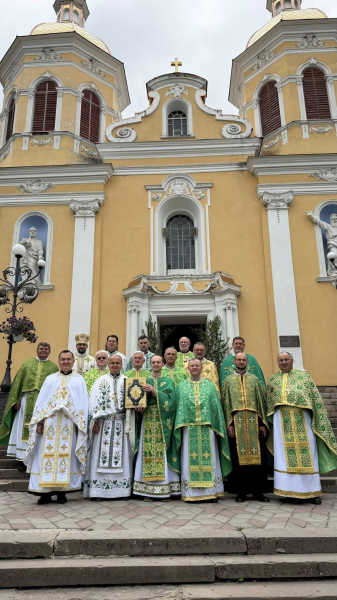 Більше 4 століть першої згадки про церкву: у Бережанах з нагоди свята зібралися 22 священники УГКЦ (фото)