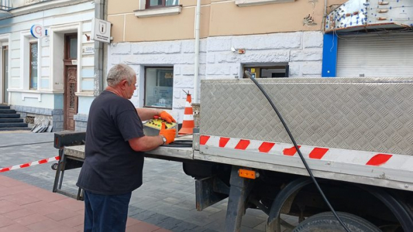 У школі Тернополя встановили відреставровану віконну раму, вартістю 120 тис грн (фото, відео)