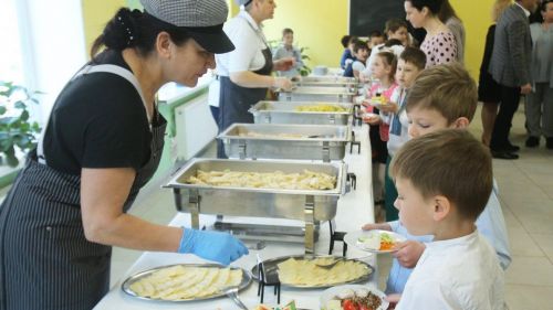 Безкоштовне харчування для всіх учнів: що зміниться на Тернопільщині з нового навчального року