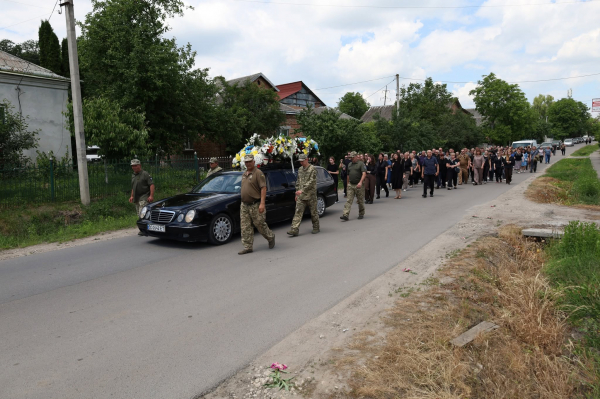 У Петрикові попрощалися із захисником Сергієм Оліярчуком (фото)
