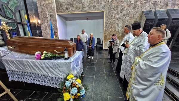 У Тернополі в останню дорогу провели воїна Андрія Стоцького з Донеччини (ФОТО)