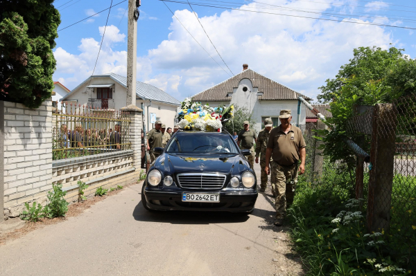 У Петрикові попрощалися із захисником Сергієм Оліярчуком (фото)