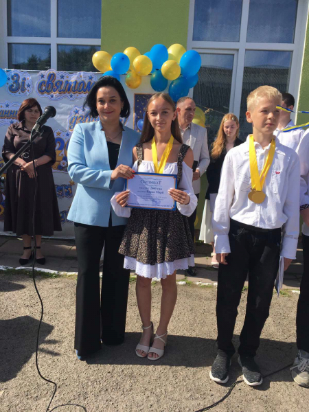 Грошовими преміями відзначили кращих учнів та вчителів Білобожницької громади (ФОТО)