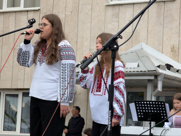 У Підволочиську відбувся благодійний фестиваль Зеленого борщу на підтримку ЗСУ (фото)