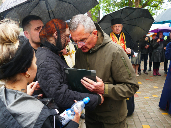 У Товстому попрощалися із загиблим захисником Арвідсом Любасюком (фото)
