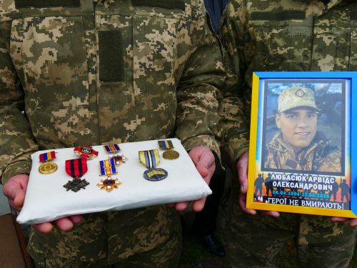 У Товстому попрощалися із загиблим захисником Арвідсом Любасюком (фото)